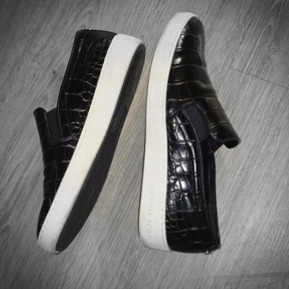 MK Ladies croc keaten shoes - Picture 1 of 2